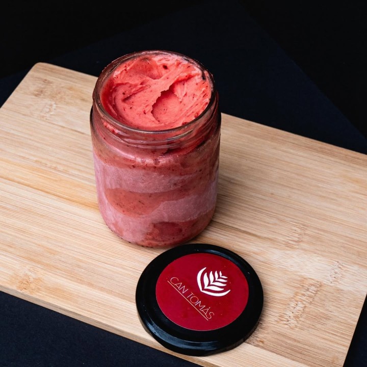 Helado Artesano de Fresa | Tarrinas 0,5L, 2,5L y 5L | Can Tomàs